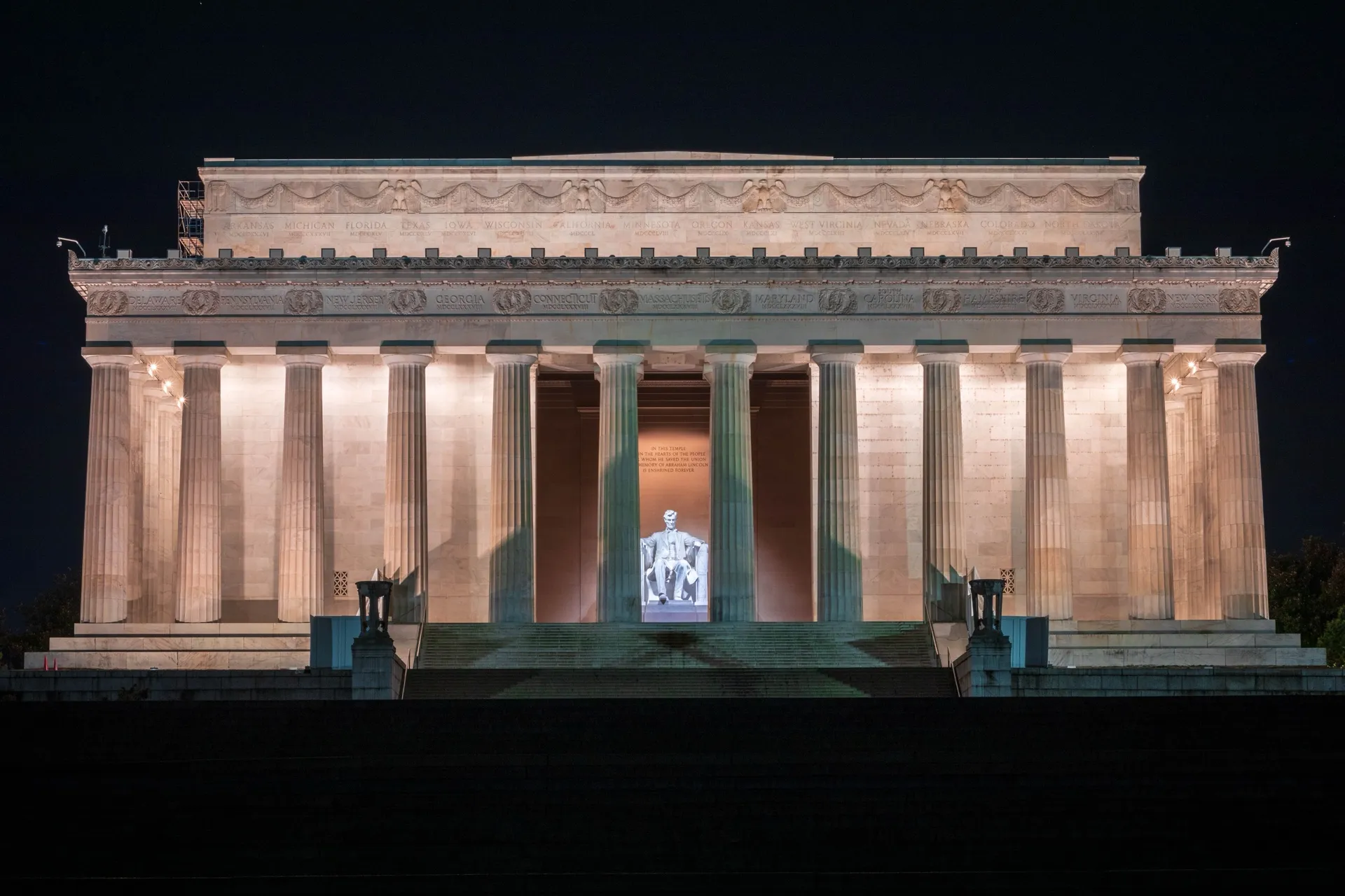 The Lincoln Memorial lit up at night